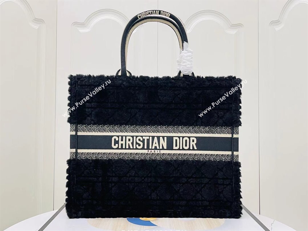 Dior Large Book Tote Bag in Cannage Shearling Black 2024 (DMZ-241806)