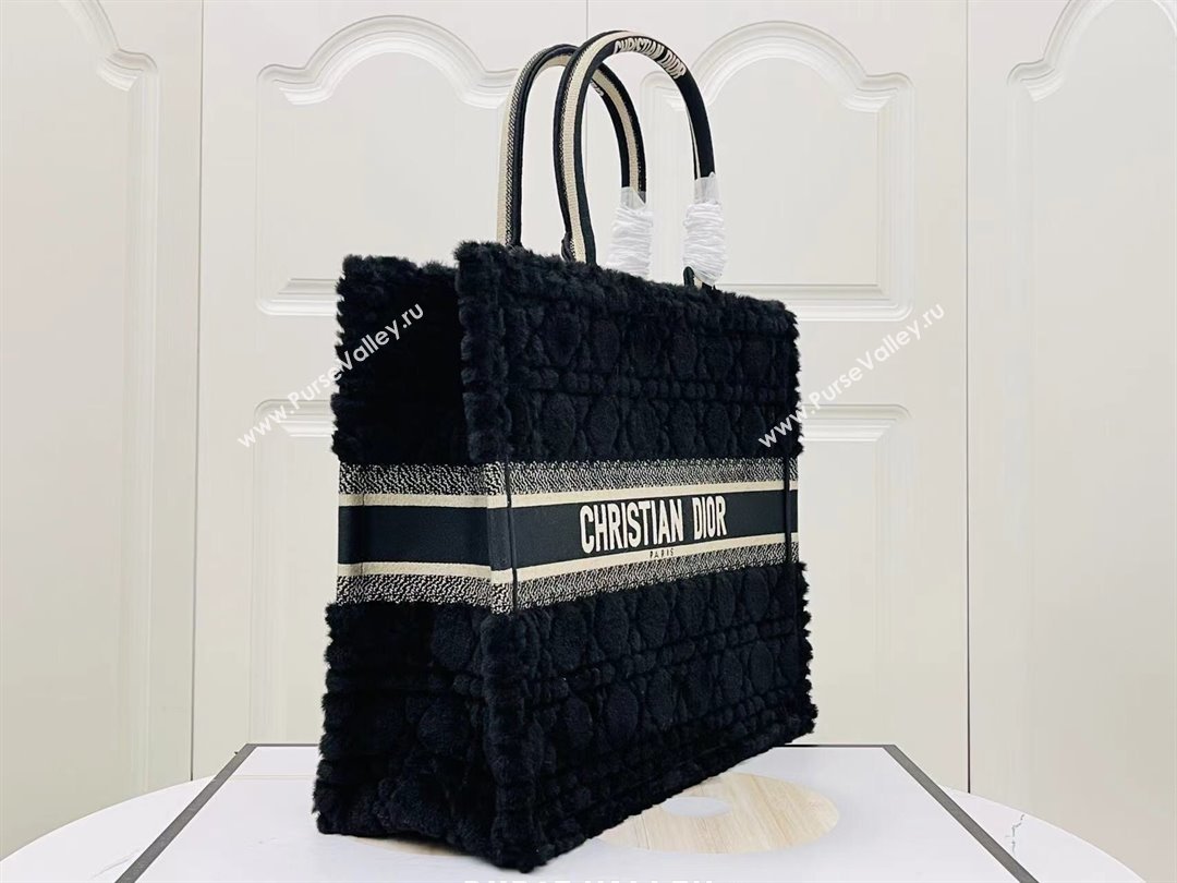 Dior Large Book Tote Bag in Cannage Shearling Black 2024 (DMZ-241806)