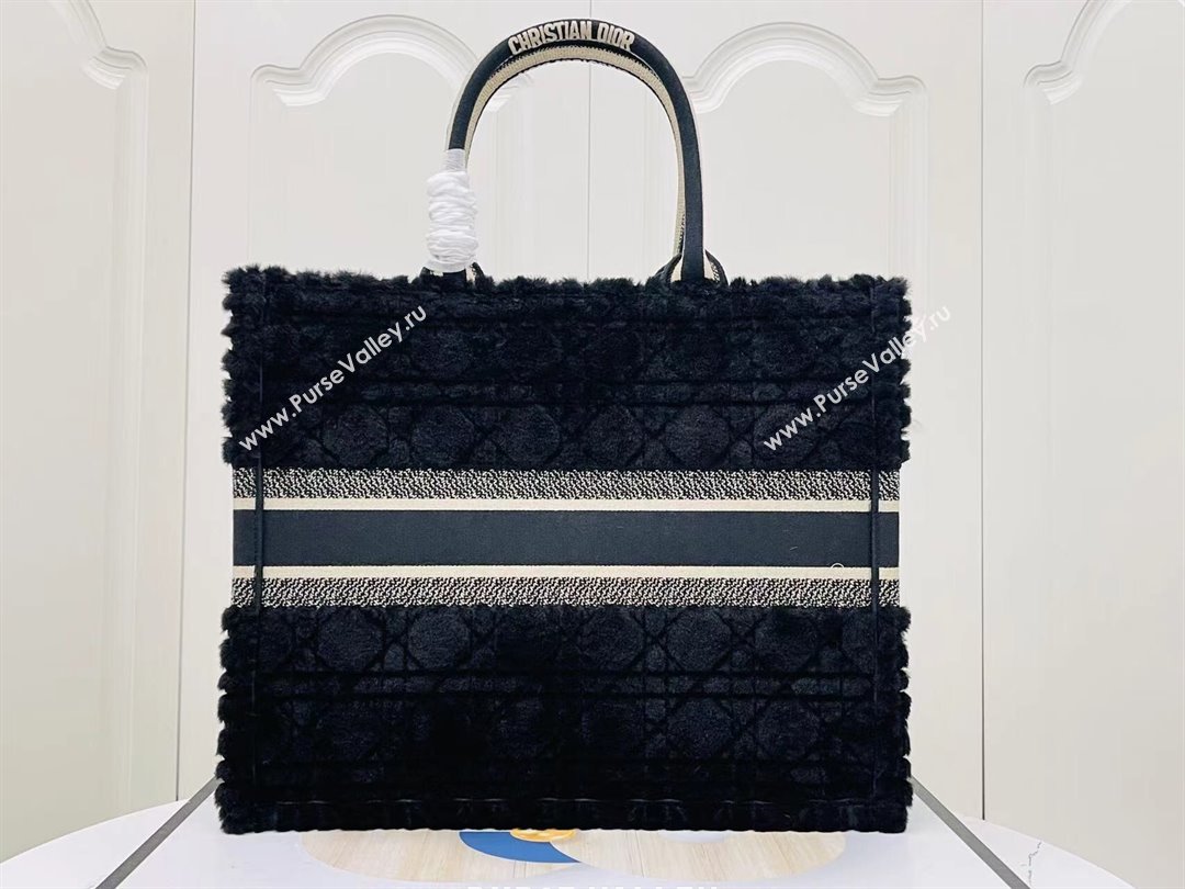 Dior Large Book Tote Bag in Cannage Shearling Black 2024 (DMZ-241806)