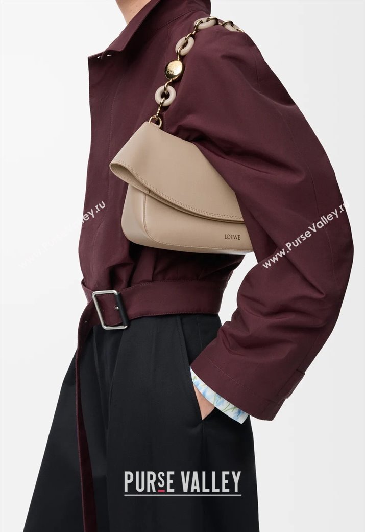 Loewe Medium Ola bag in smooth calfskin Sand Beige 2025 012518 (nana-250925047)