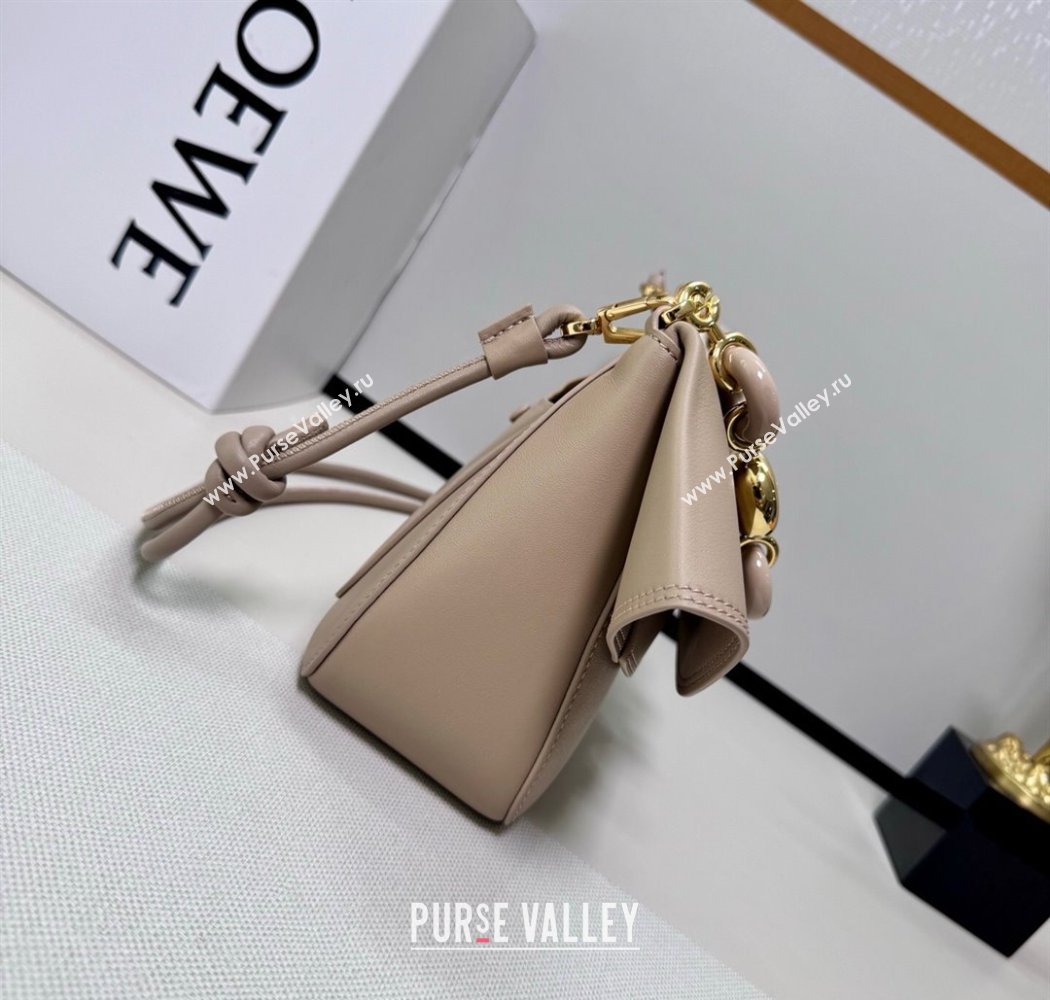 Loewe Medium Ola bag in smooth calfskin Sand Beige 2025 012518 (nana-250925047)