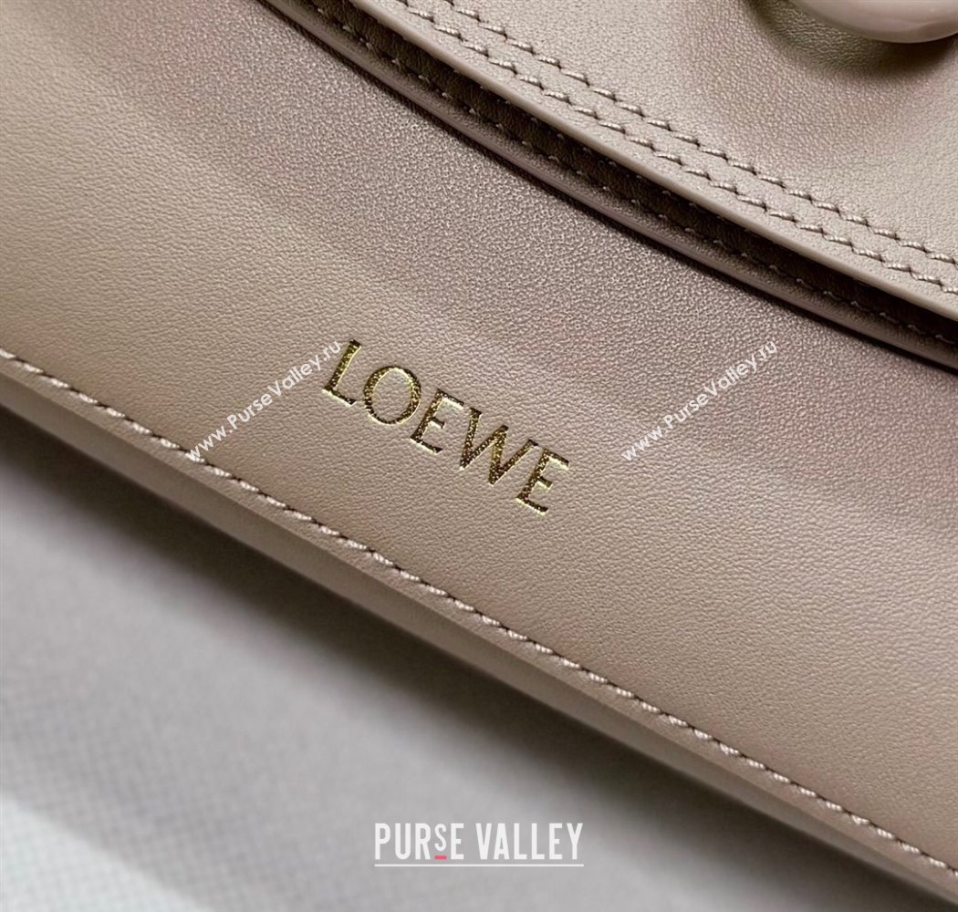 Loewe Medium Ola bag in smooth calfskin Sand Beige 2025 012518 (nana-250925047)