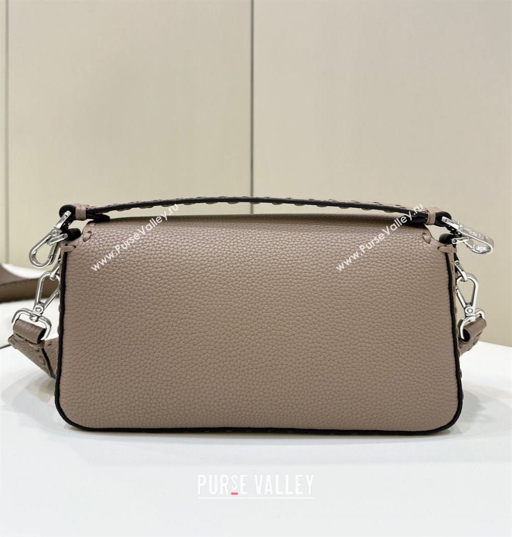 Fendi Regular Selleria Baguette bag with topstitches in Grained Calfskin Dove Grey 2024 8610M (CL-241213012)