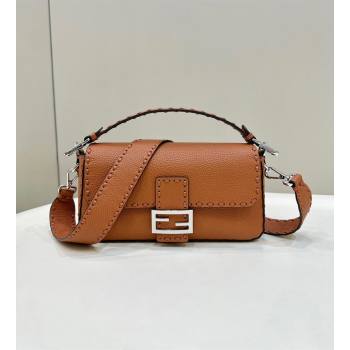 Fendi Regular Selleria Baguette bag with topstitches in Grained Calfskin Caramel Brown 2024 8610M (CL-241213017)