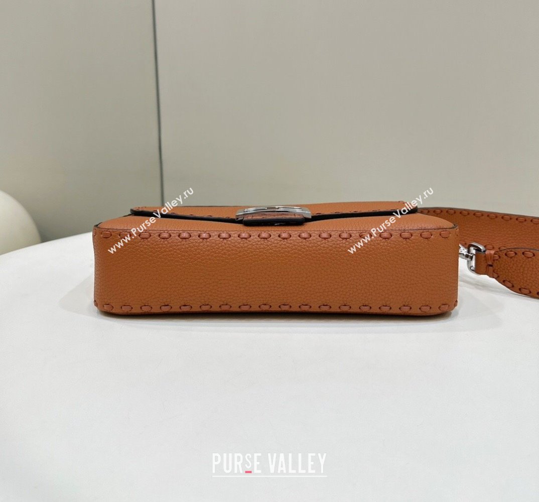 Fendi Regular Selleria Baguette bag with topstitches in Grained Calfskin Caramel Brown 2024 8610M (CL-241213017)