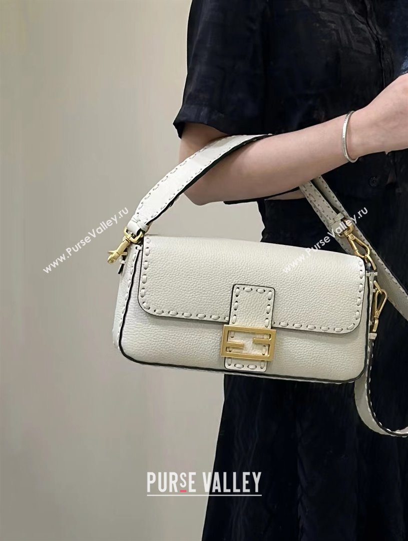 Fendi Regular Selleria Baguette bag with topstitches in Grained Calfskin White/Gold 2024 8610M (CL-241213018)