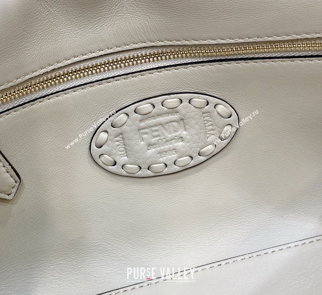 Fendi Regular Selleria Baguette bag with topstitches in Grained Calfskin White/Gold 2024 8610M (CL-241213018)