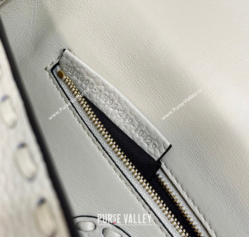 Fendi Regular Selleria Baguette bag with topstitches in Grained Calfskin White/Gold 2024 8610M (CL-241213018)