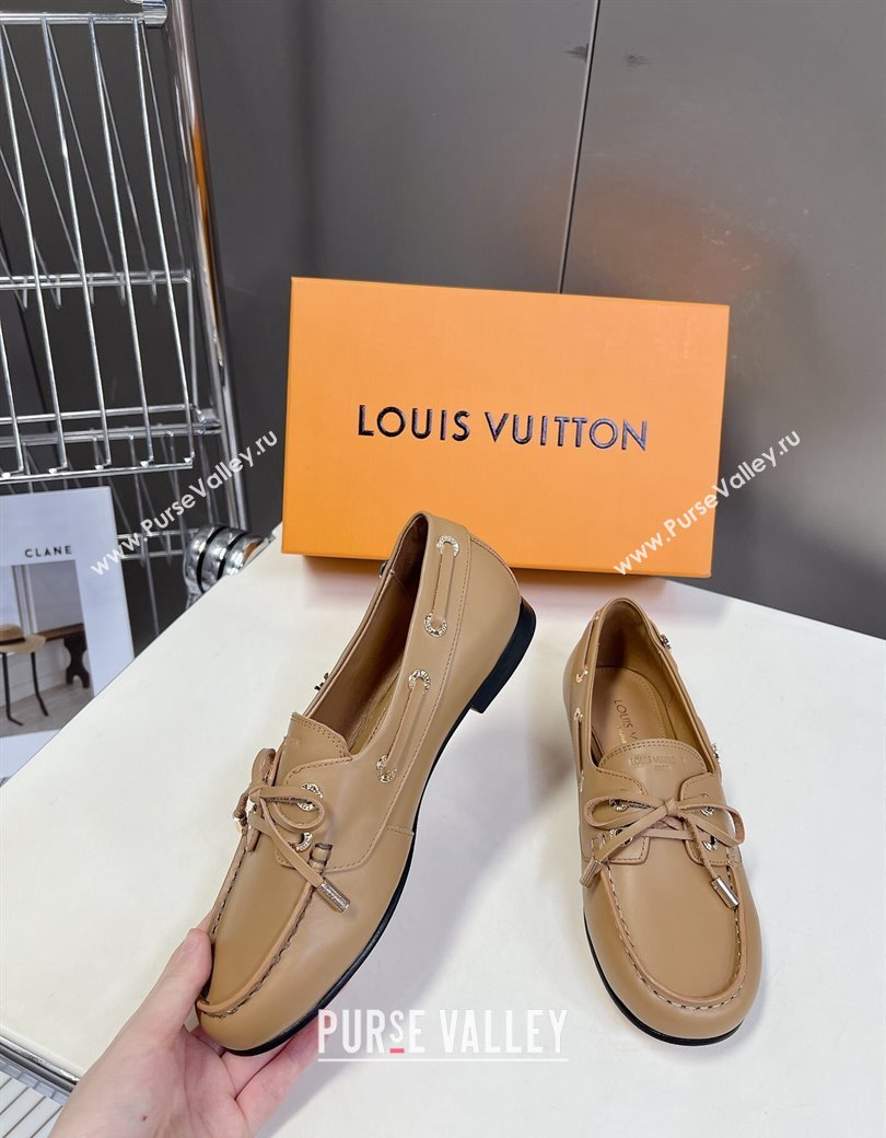 Louis Vuitton Soho Flat Boat Shoe in Calf Leather Beige 2024 1AGWBD (MD-241224046)