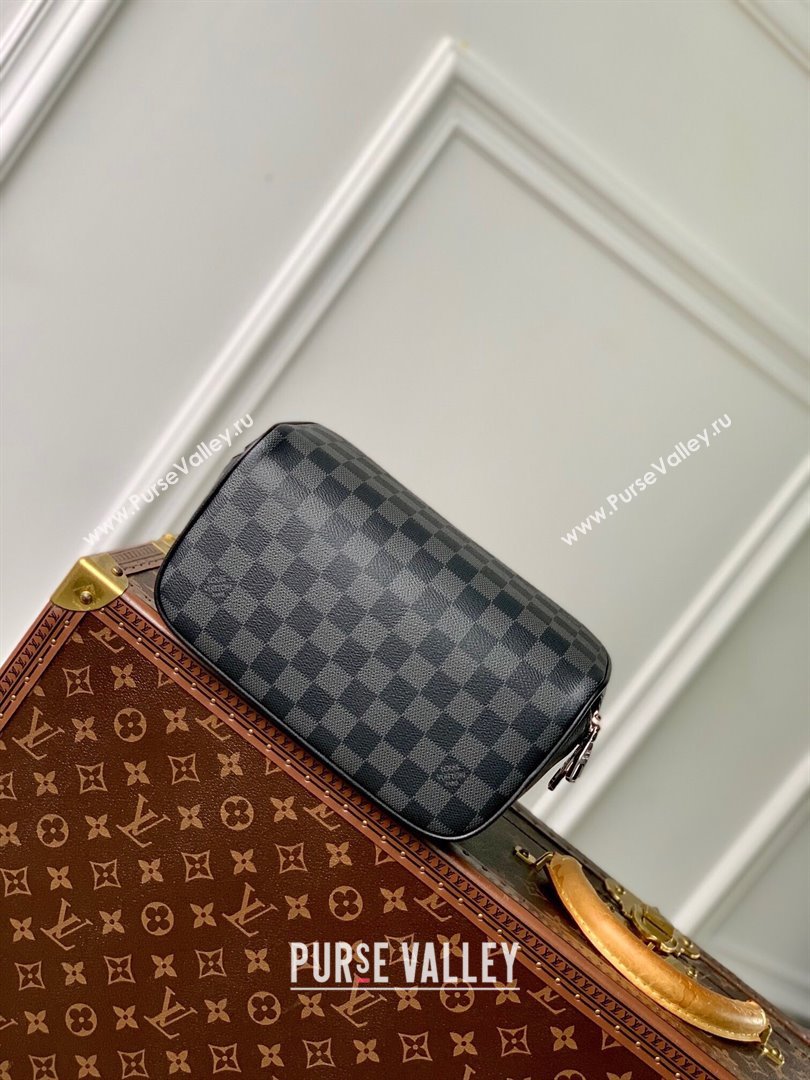 Louis Vuitton Toiletry Bag in Damier Graphite Canvas M77150 Black 2024 (K-24081005)