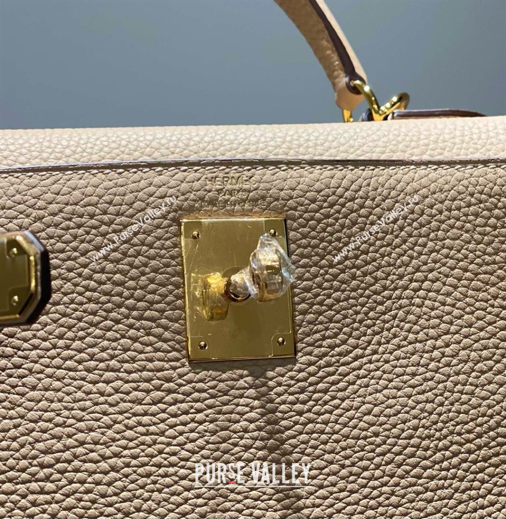 Hermes Kelly 28cm Bag in Togo Leather S2 Trench/Gold 2025 (M-25021201)