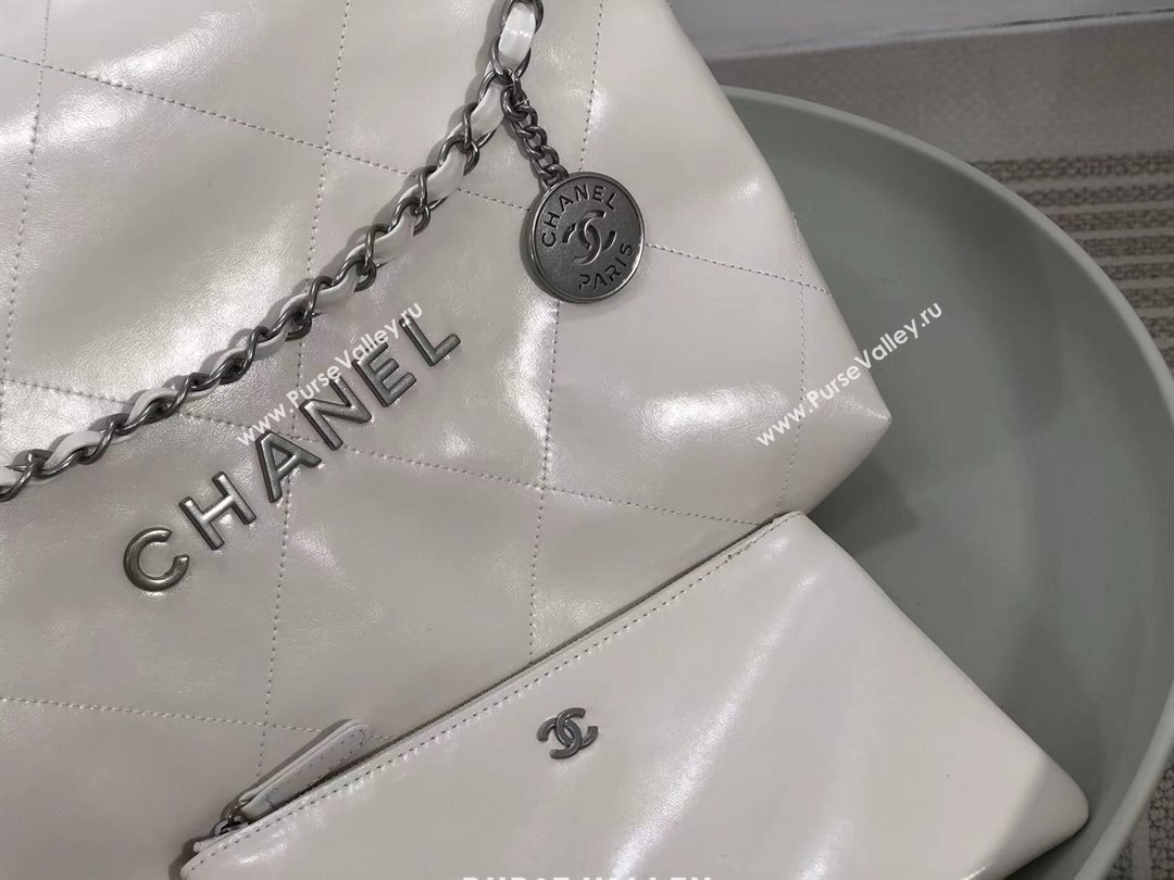 Chanel 22 Small Bag in Shiny Calfskin AS3260 SM01 White/Silver 2024 (SM-24062418)