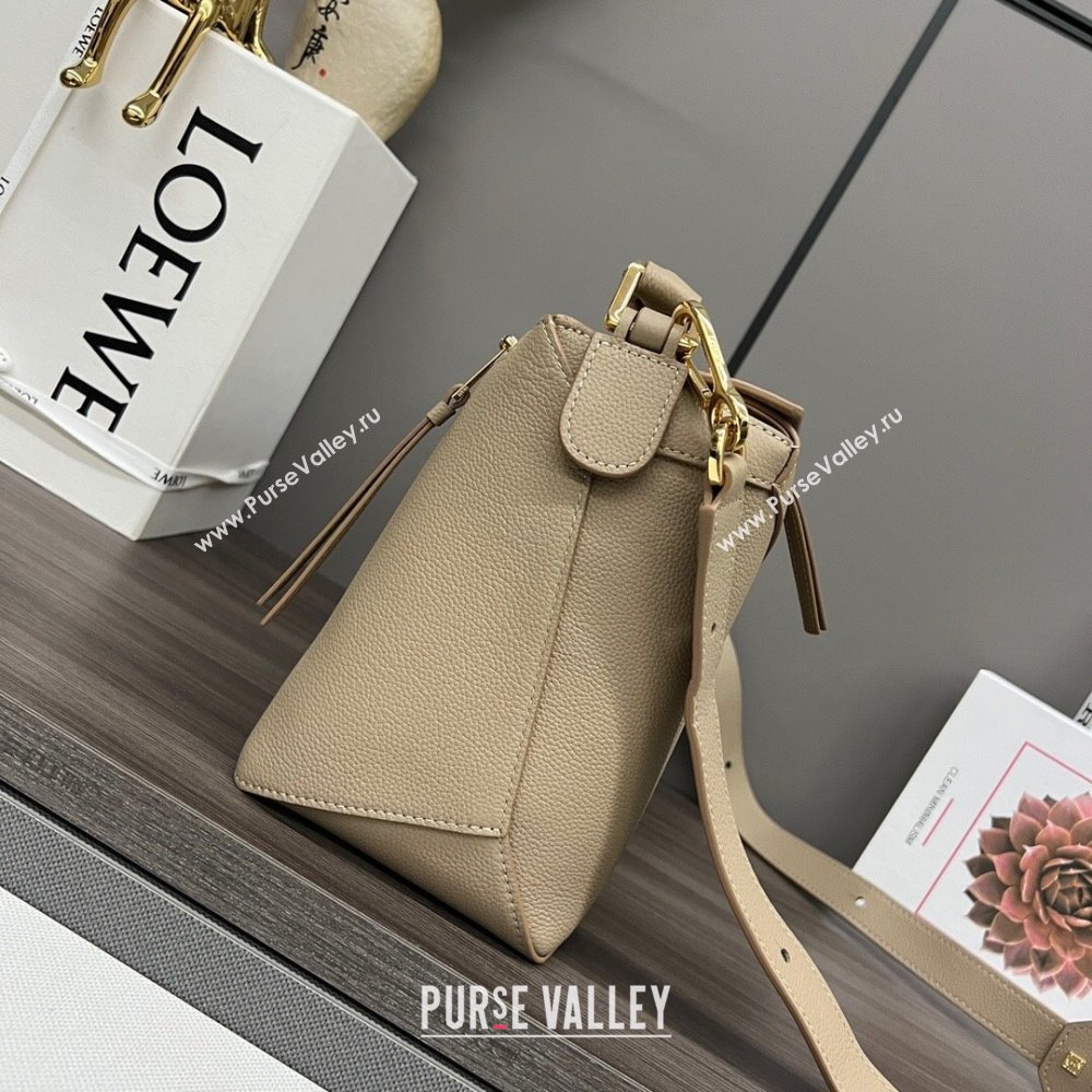 Loewe Puzzle Medium Bag in Litchi-Grained Calfskin 062329 Sand 2024 (MHUI-24120511)