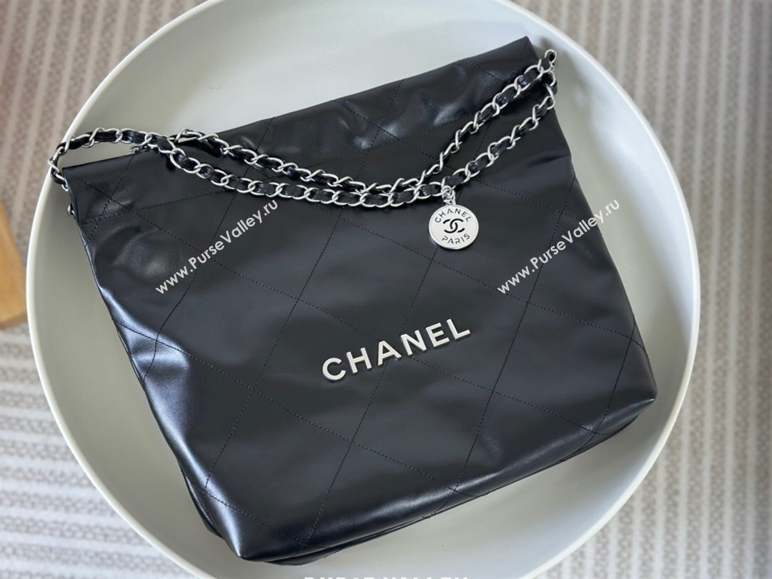 Chanel 22 Small Bag in Matte Calfskin AS3260 SM06 Black/Silver 2024 (SM-24062423)