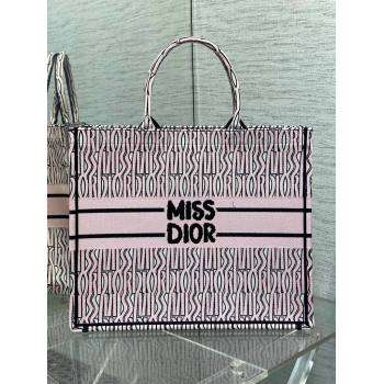 Dior Large Book Tote Bag in Pale Pink and Black Miss Dior Allover Embroidery 2024 (XXG-24081326)