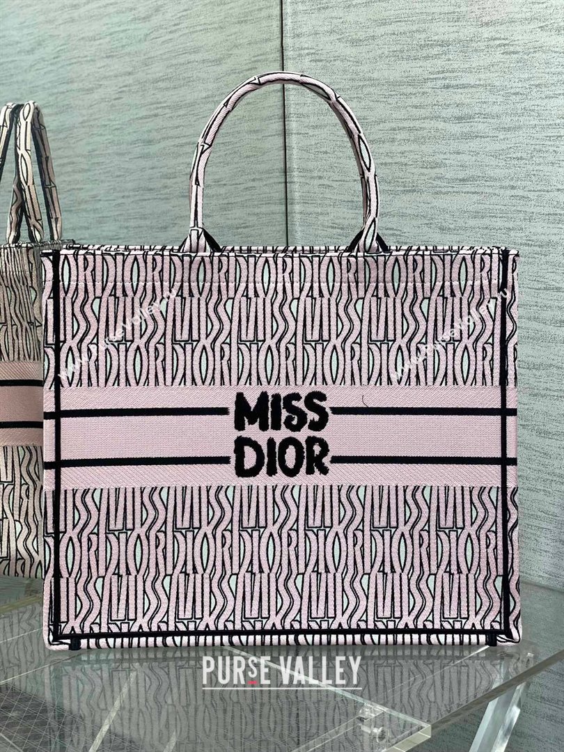 Dior Large Book Tote Bag in Pale Pink and Black Miss Dior Allover Embroidery 2024 (XXG-24081326)