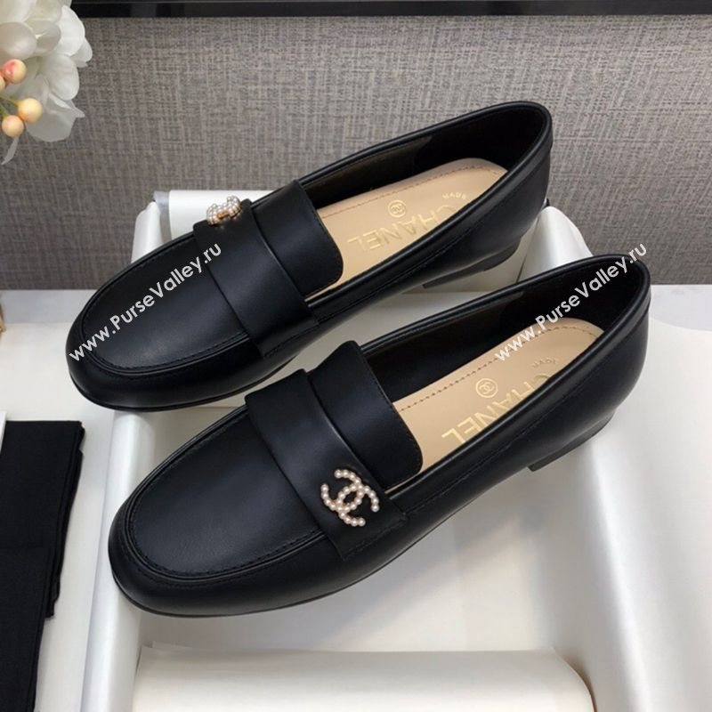 Chanel Lambskin Pearl CC Flat Loafers Black Leather 2020 (DLY-20082833)