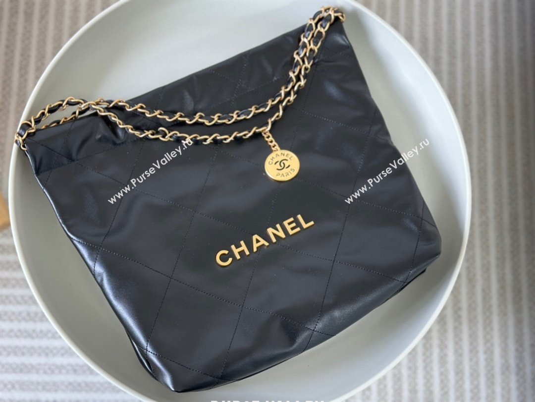 Chanel 22 Small Bag inMatte Calfskin AS3260 SM07 Black/Gold 2024 (SM-24062425)