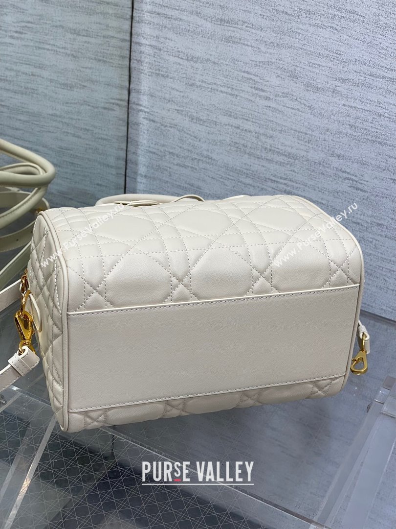 Dior Groove 25 Boston Bag in Beige Macrocannage Calfskin 2024 (XXG-24081422)