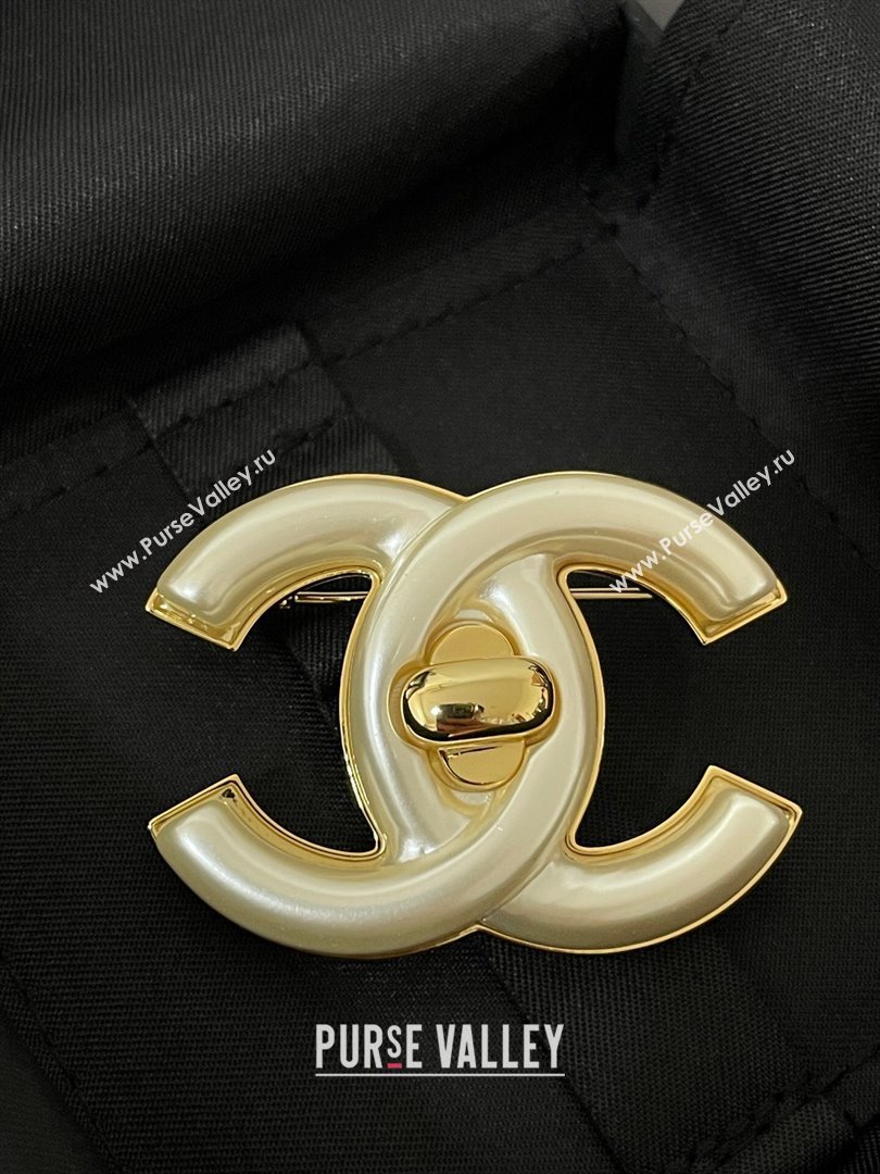 Chanel CC Brooch CH101031 Gold/White 2024 (YF-24101031)