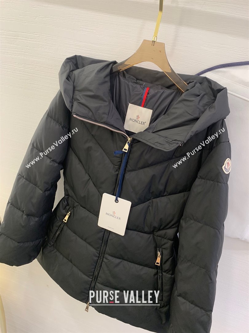 Moncler Down Jacket with Belt M112918 Black 2024 (Q-24112918)