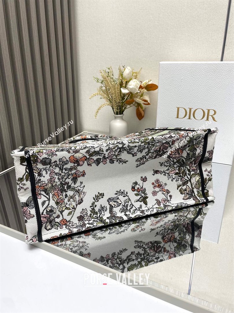 Dior Large Book Tote Bag Bag in Ecru Multicolor Dior 4 Saisons Automne Soleil Ecru Multicolor Green 2024 (DMZ-24062809)