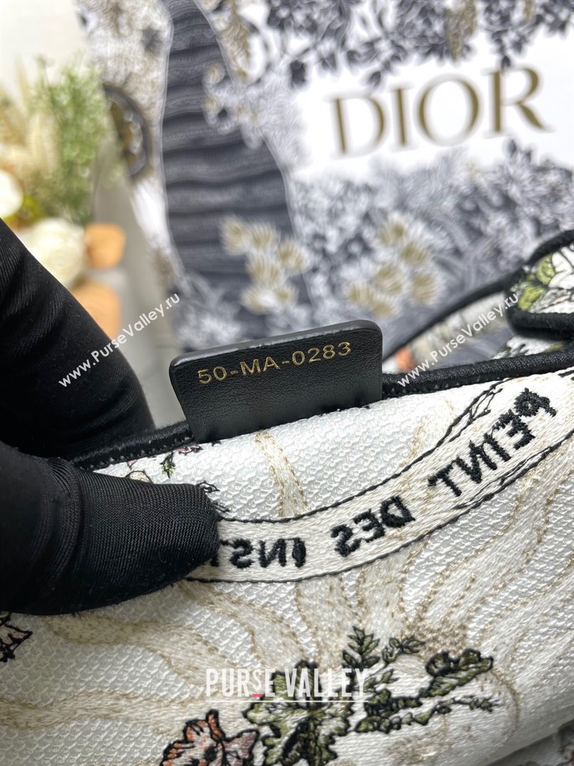 Dior Medium Book Tote Bag Bag in Ecru Multicolor Dior 4 Saisons Automne Soleil Ecru Multicolor Green 2024 (DMZ-24062810)