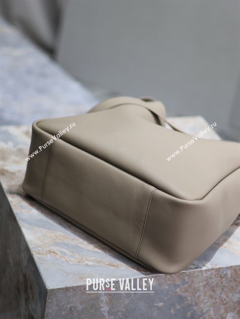 Saint Laurent LE 5 À 7 Supple Large Bucket Bag in Smooth Leather 753837 Grey 2023 (MHUI-24050731)