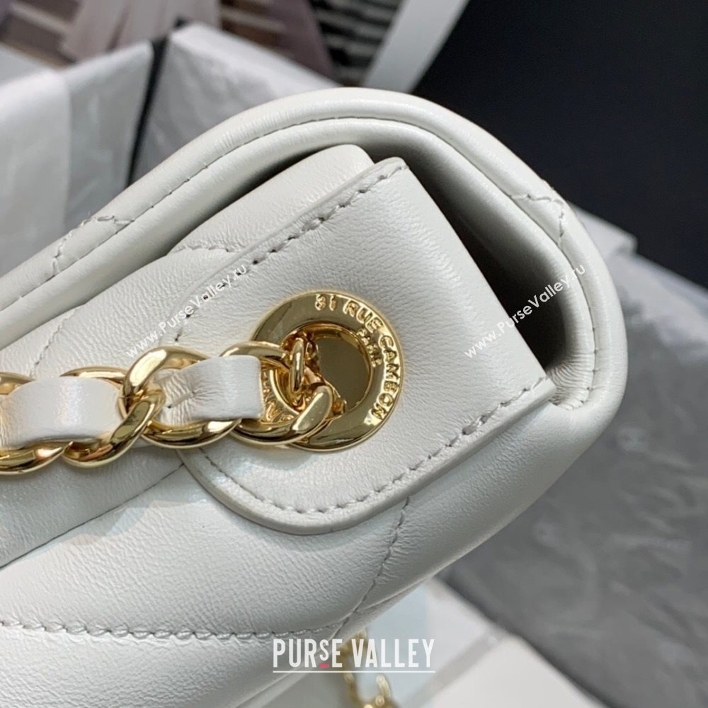 Chanel Quilted Lambskin Flap Bag AS2300 White 2020 (JY-20121521)