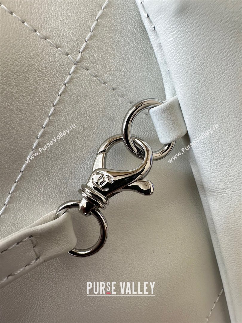 Chanel 22 Calfskin Small Shopping Bag AS3260 with Iridescent Logo White 2024 (YEZI-24031211)