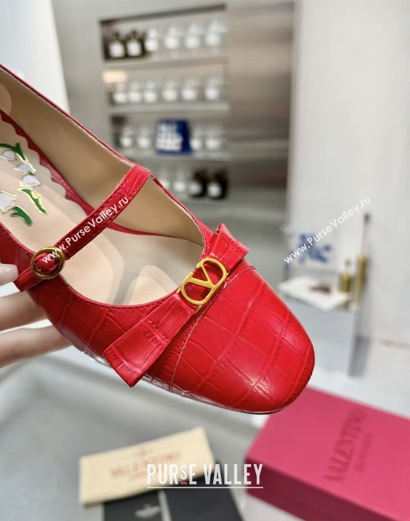 Valentino Bowow Decollete Pumps 5cm in Crocodile-Effect Printed Calfskin Red 2025 (XL-250428065)