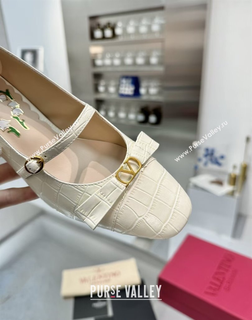 Valentino Bowow Decollete Pumps 5cm in Crocodile-Effect Printed Calfskin White 2025 (XL-250428066)
