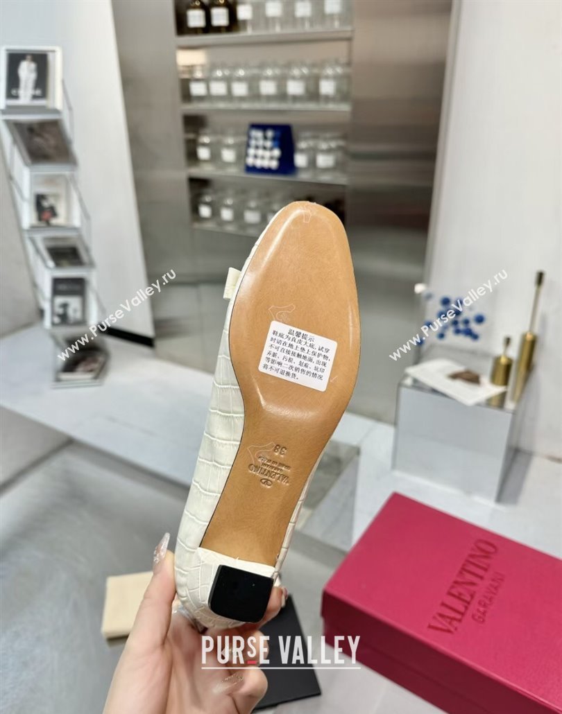 Valentino Bowow Decollete Pumps 5cm in Crocodile-Effect Printed Calfskin White 2025 (XL-250428066)