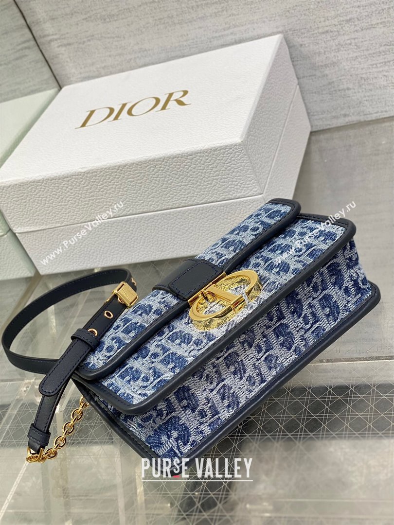 Dior 30 Montaigne East-West Bag with Chain in Blue Denim Dior Oblique Jacquard 2024 (XXG-24070318)