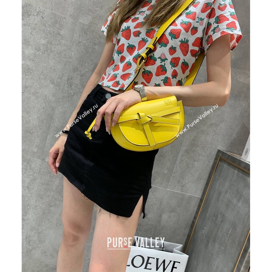 Loewe Mini Gate Belt Bag in Natural Calfskin Yellow 2021 Top (ZD-210802063)