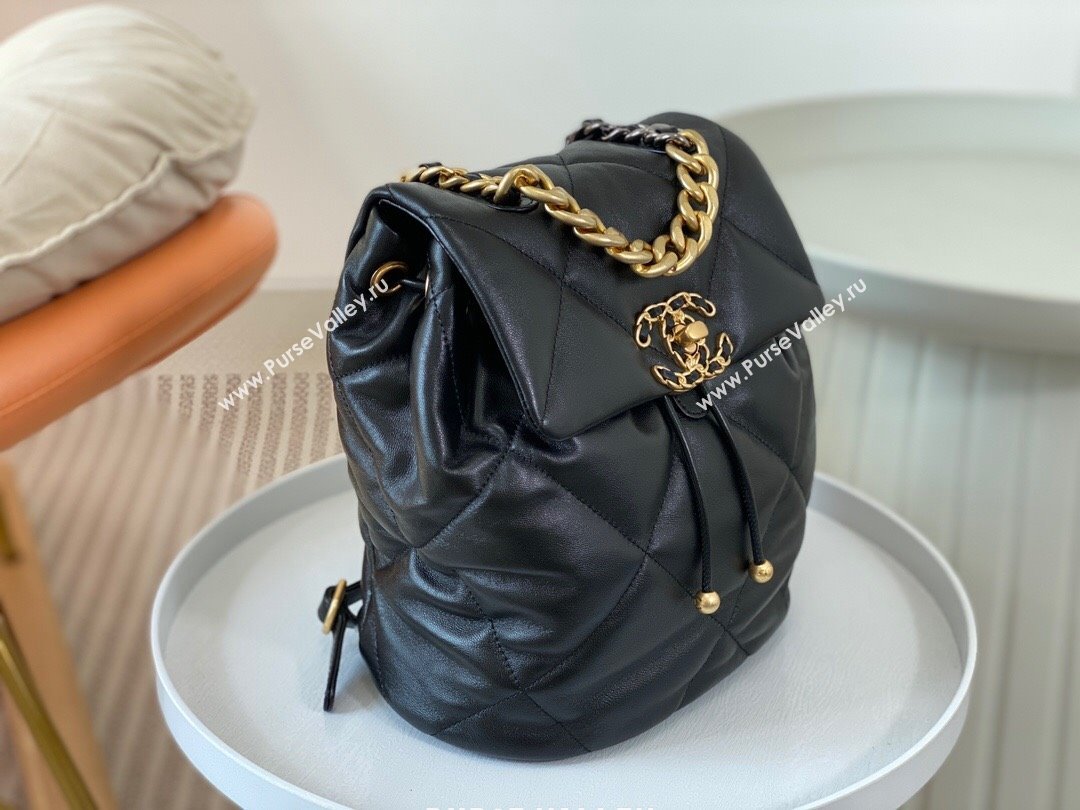 Chanel 19 Backpack in Quilted Goatskin AS4223 Black/Gold 2023 Top (SM-23112824)