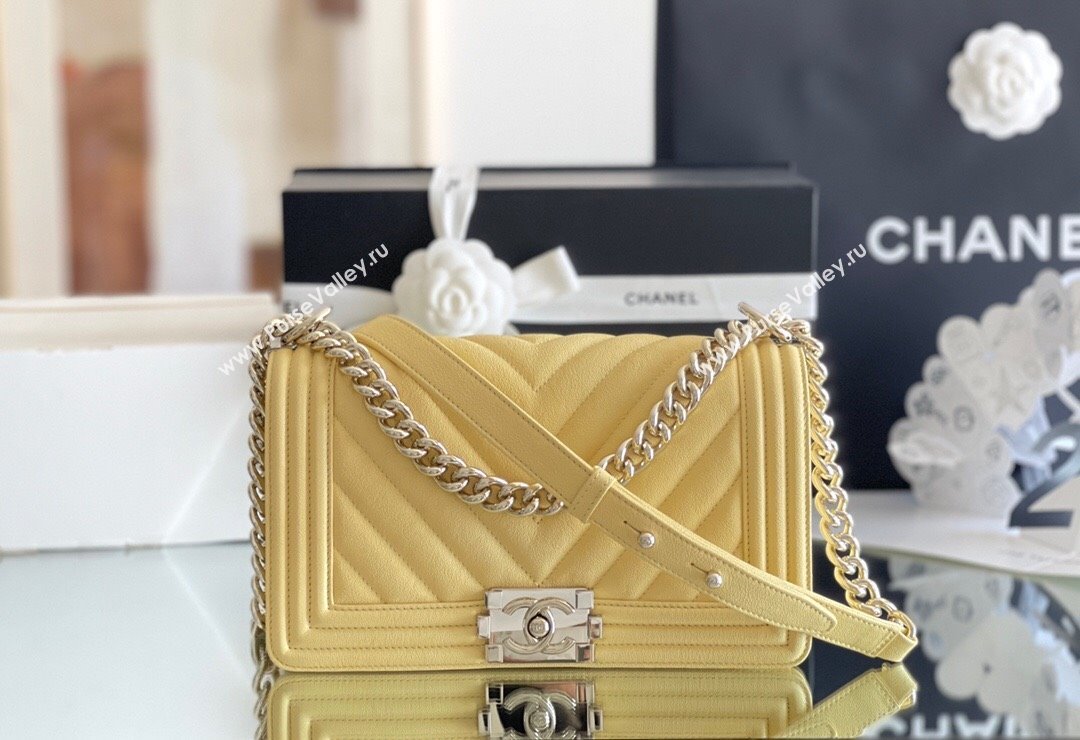 Chanel Original Grained Calfskin Chevron Medium Boy Flap Bag Light Gold/Yellow 2023 Top Quality (MHE-23102528)