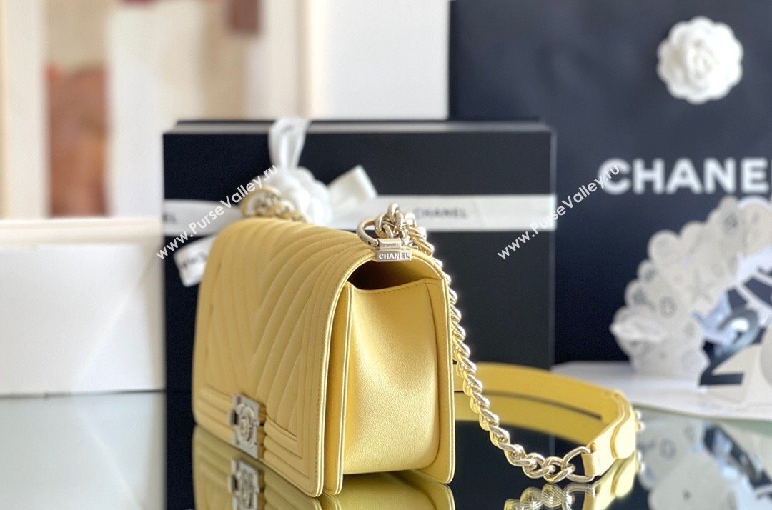 Chanel Original Grained Calfskin Chevron Medium Boy Flap Bag Light Gold/Yellow 2023 Top Quality (MHE-23102528)