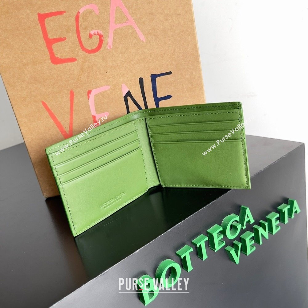 Bottega Veneta Cassette Bi-Fold Wallet in Intreccio Calfskin Leather 649603 Green 02 2024 (MS-24012324)