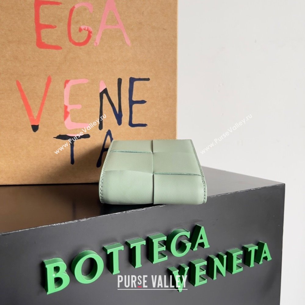 Bottega Veneta Cassette Bi-Fold Wallet in Intreccio Calfskin Leather 649603 Travertine Green 2024 (MS-24012326)