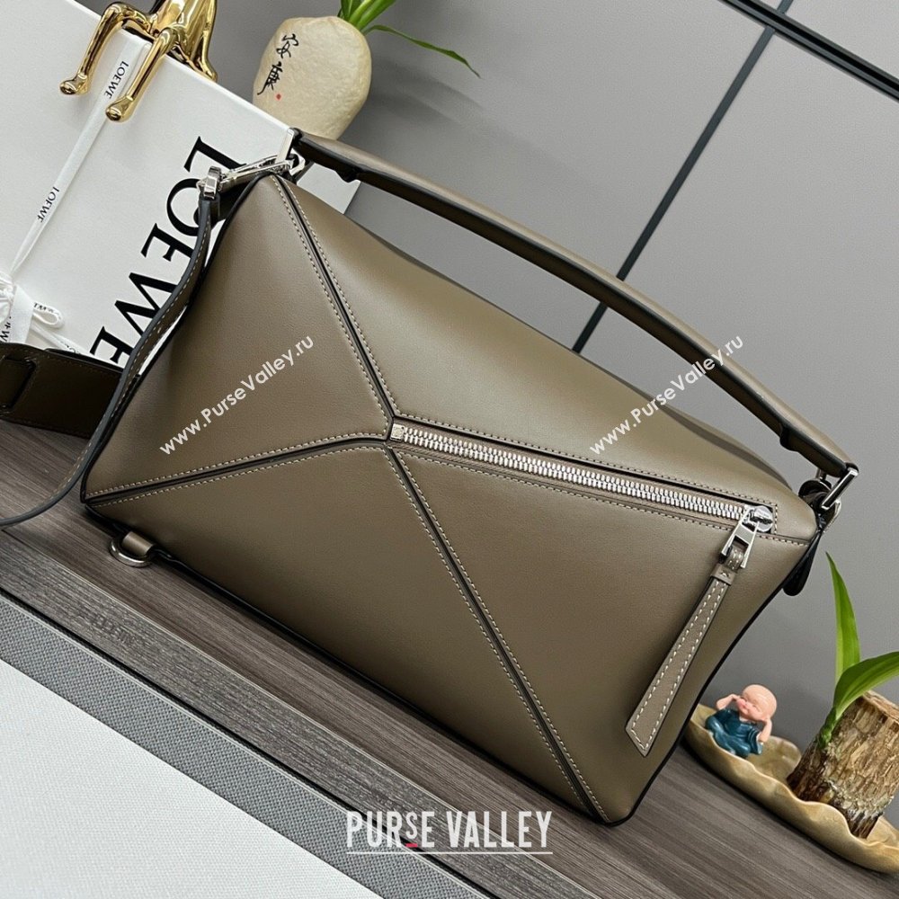 Loewe Large Puzzle Bag in Smooth Calfskin Khaki 2024 (MHUI-24032002)