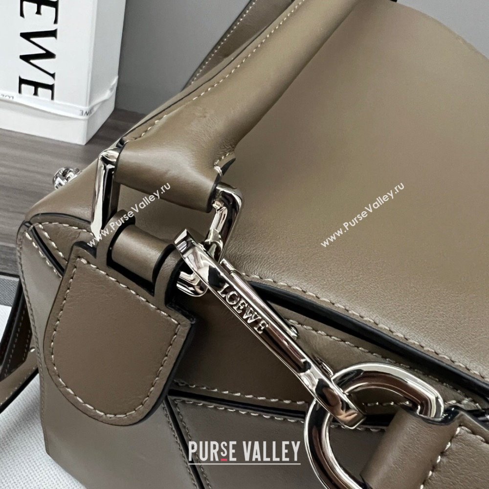 Loewe Large Puzzle Bag in Smooth Calfskin Khaki 2024 (MHUI-24032002)