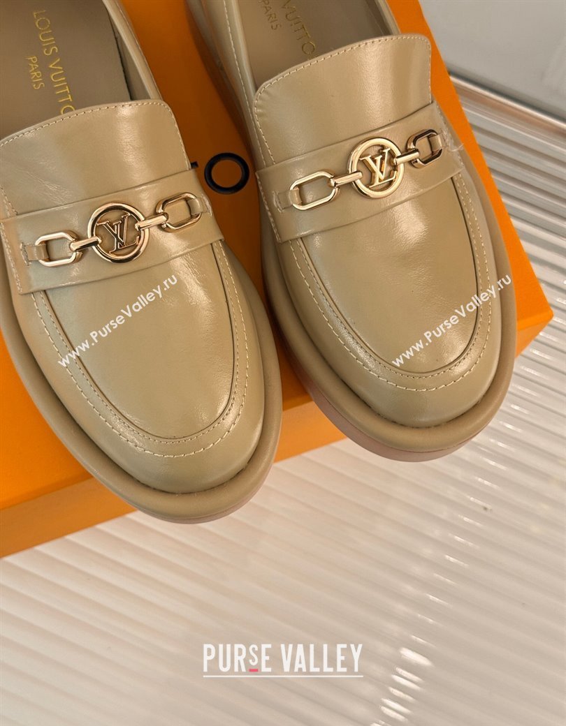 Louis Vuitton Platform Loafers in Calf Leather LV Chain Beige 2024 1224 (MD-241224076)