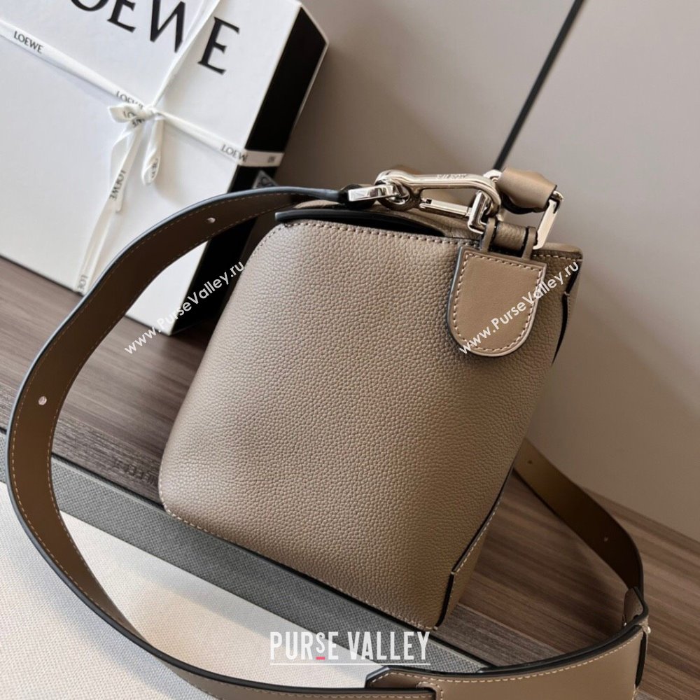 Loewe Large Puzzle Bag in Grained Calfskin Beige 2024 (DL-24032101)