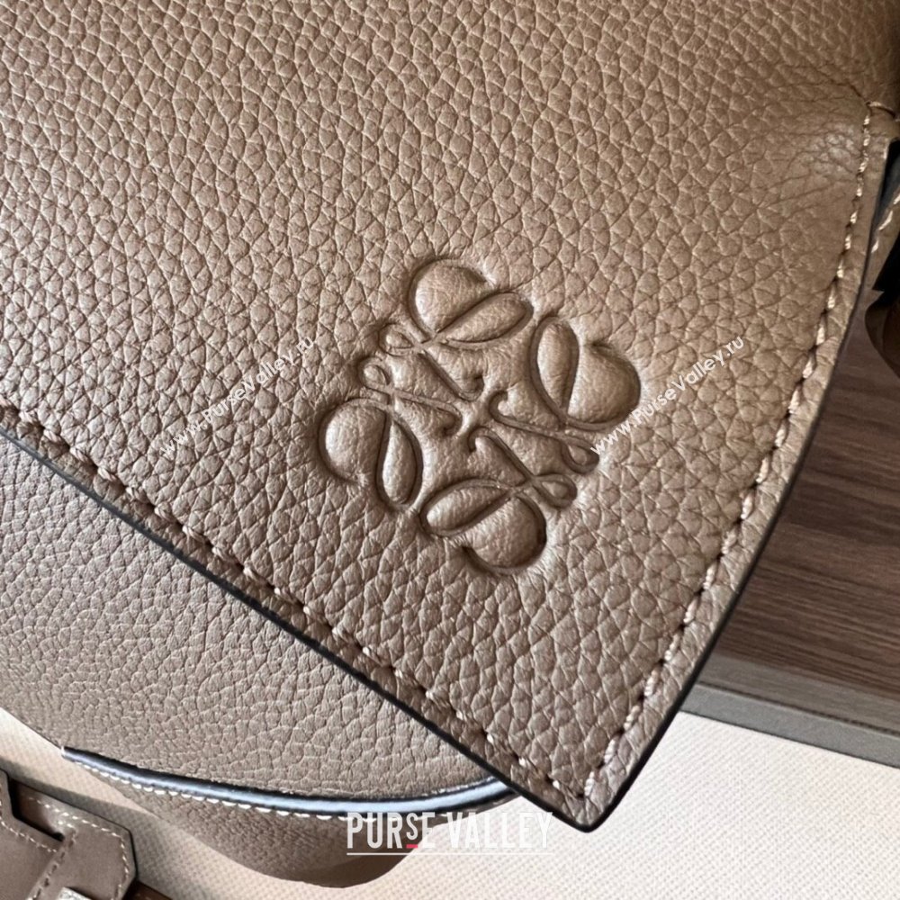 Loewe Large Puzzle Bag in Grained Calfskin Beige 2024 (DL-24032101)