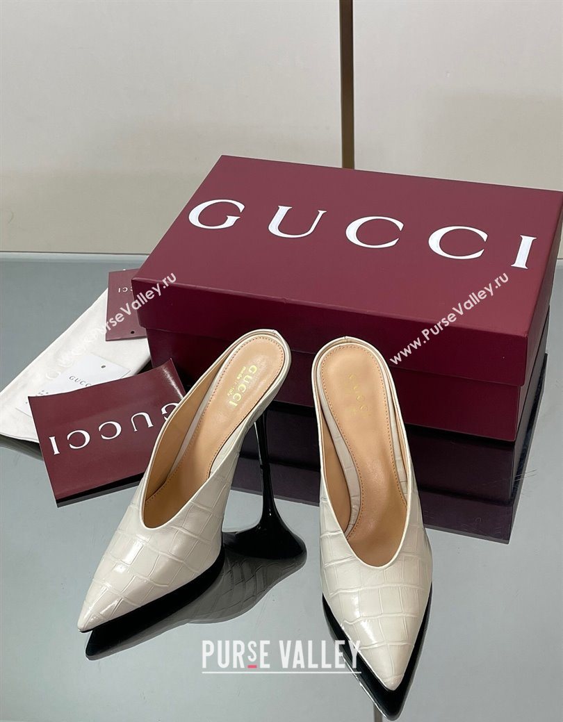 Gucci V Heel Mules 10.5cm in Stone Embossed Leather White 2025 GG082801 (MD-250828034)