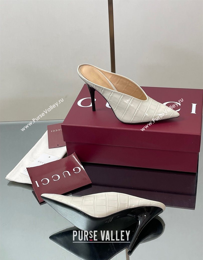 Gucci V Heel Mules 10.5cm in Stone Embossed Leather White 2025 GG082801 (MD-250828034)