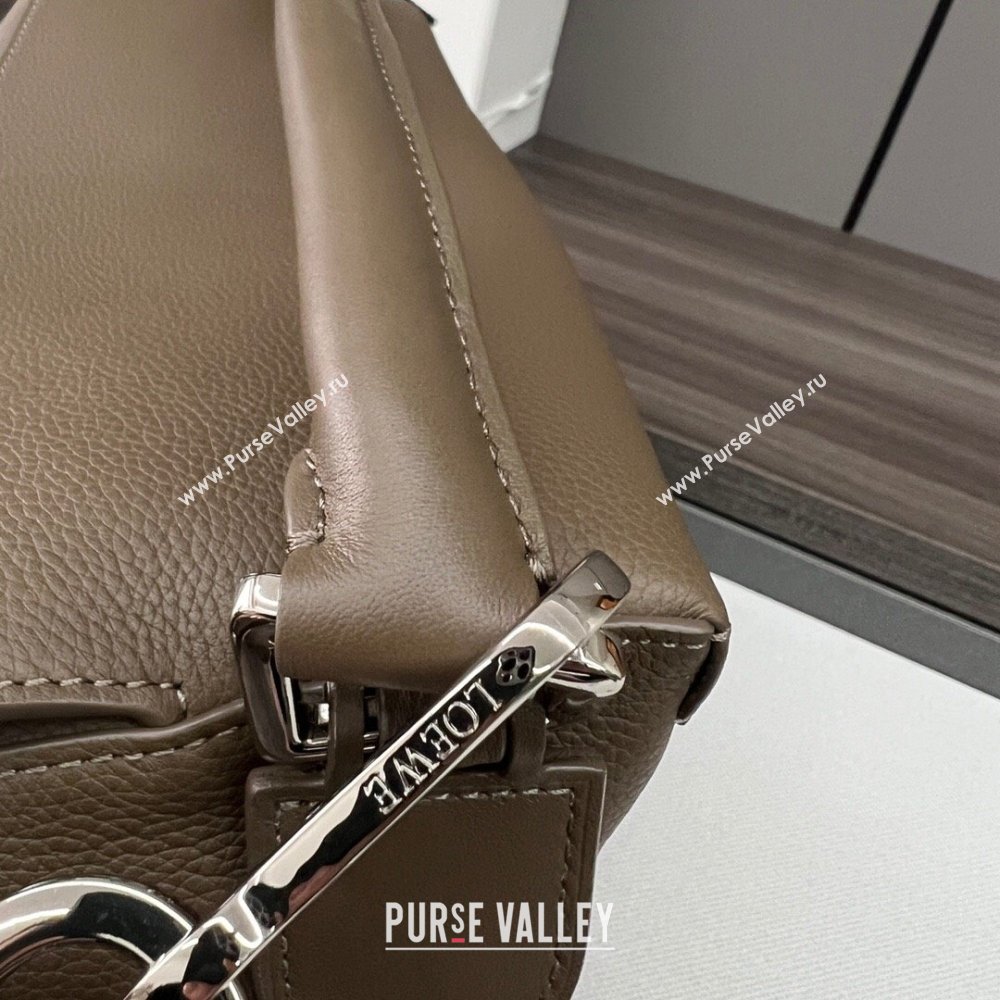 Loewe Large Puzzle Bag in Grained Calfskin Khaki 2024 (DL-24032105)