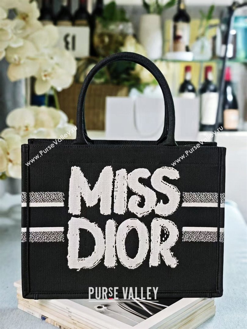 Dior Medium Book Tote bag in Black and White Miss Dior Graffiti Embroidery 1286 2024 (DMZ-24082302)