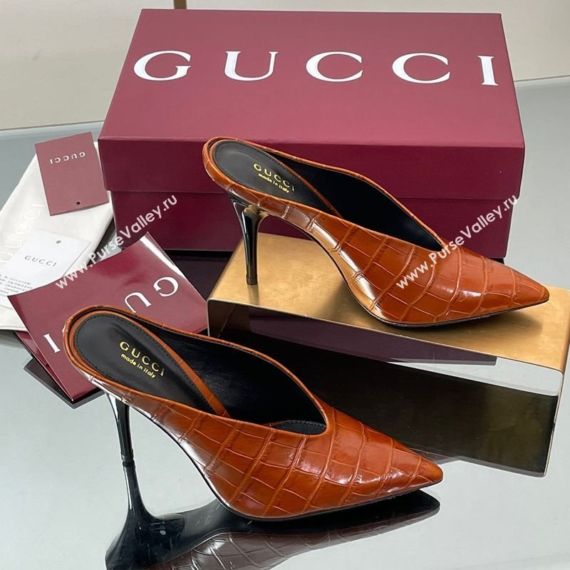 Gucci V Heel Mules 10.5cm in Stone Embossed Leather Brown 2025 GG082801 (MD-250828033)